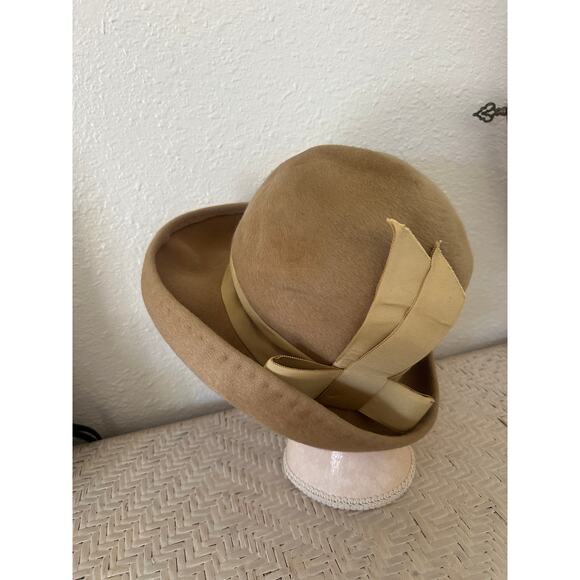 Mr. John Hand Sewn Camel cashmere woman’s fedora with ribbon band and bow 1940s main image 4